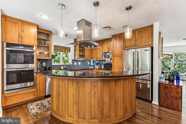 Building Photo - 1506 Woodacre Dr