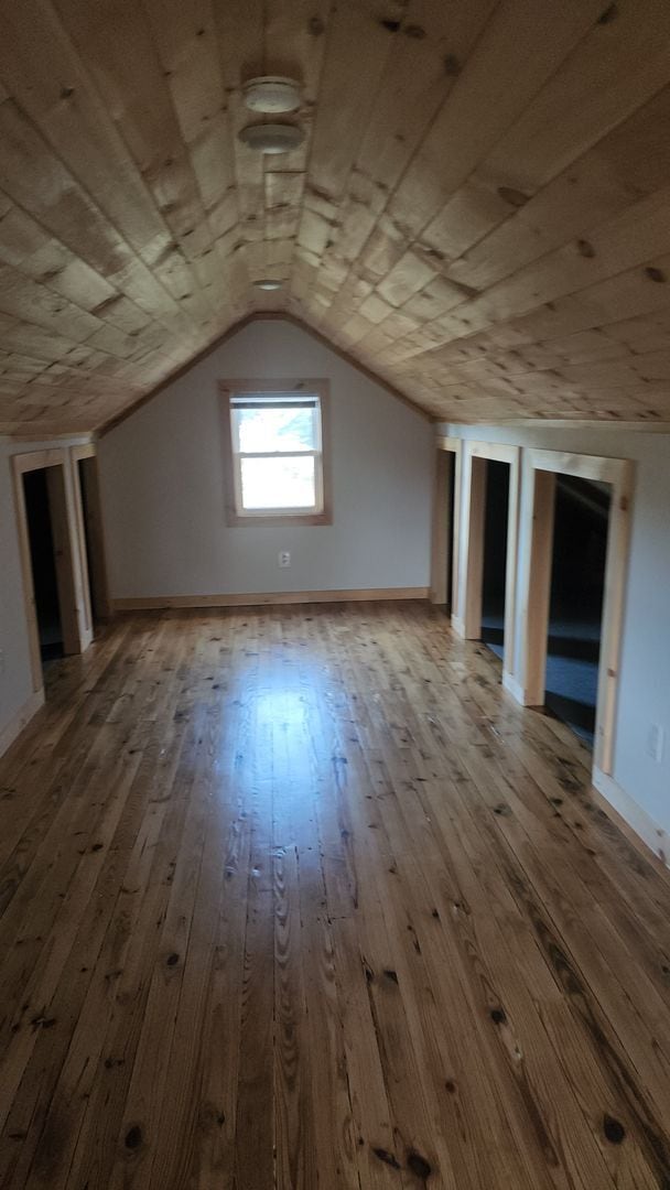Building Photo - STUNNING 3 BEDROOM SINGLE FAMILY