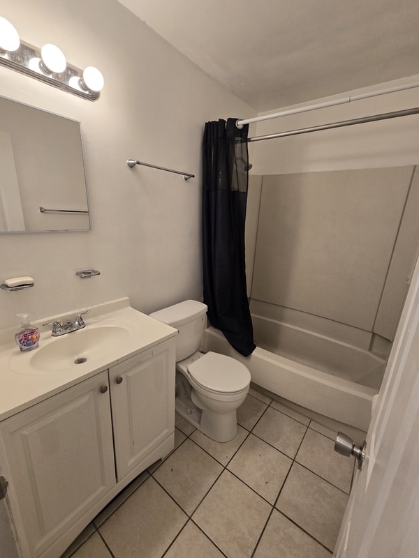 Building Photo - 9625 Grove Ave