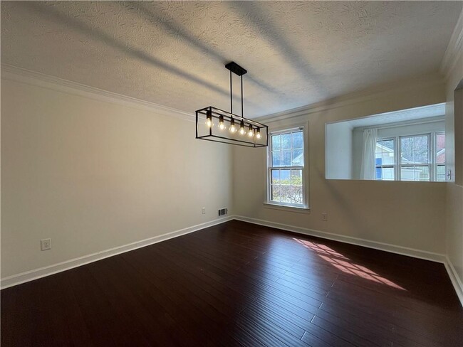 Building Photo - 3145 Queens Walk