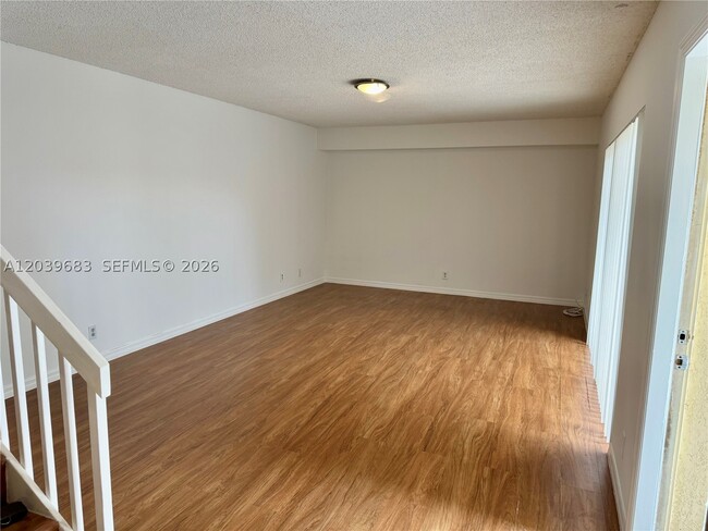 Building Photo - 721 NW 99th Cir