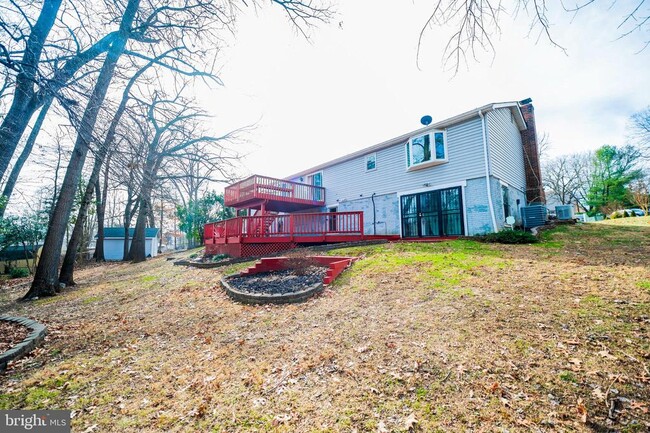Building Photo - 4504 Franklin Terrace