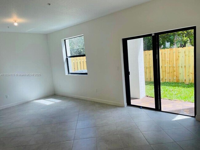 Building Photo - 275 SW 159th Terrace