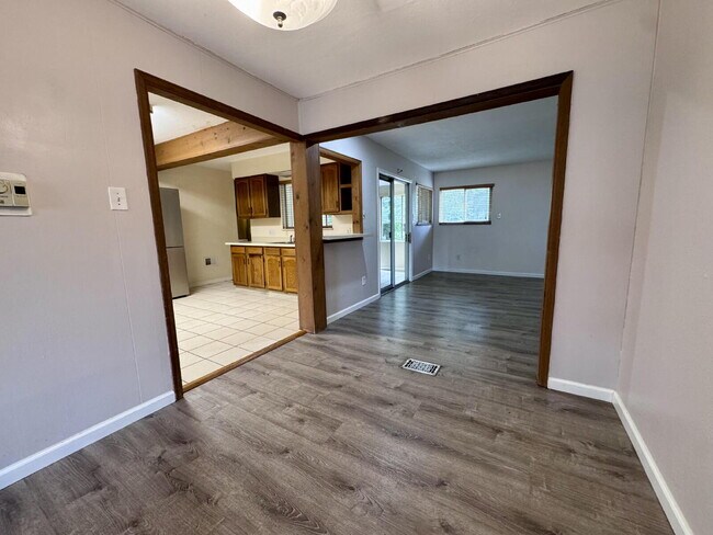 Building Photo - 3031 S Flamingo Way