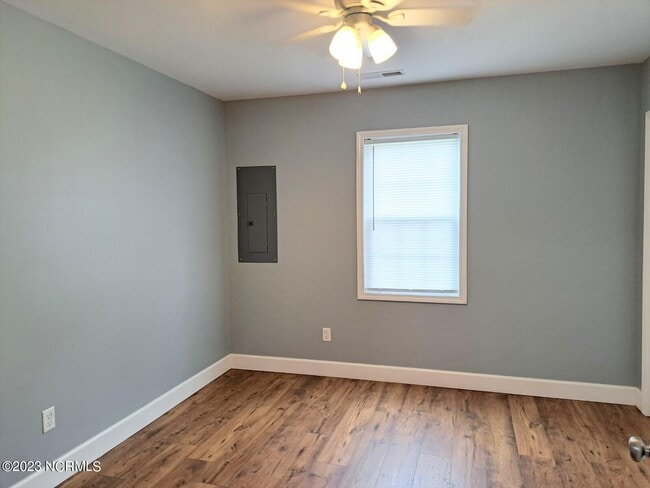 Building Photo - 151 Oyster Ln