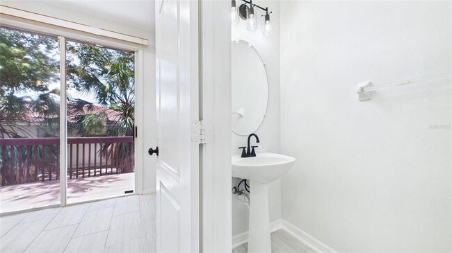 Building Photo - 3175 Bayshore Oaks Dr