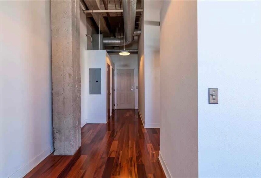 Building Photo - 1535 Walnut St Unit 701