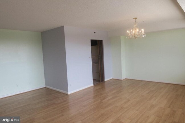 Building Photo - 3709 S George Mason Dr