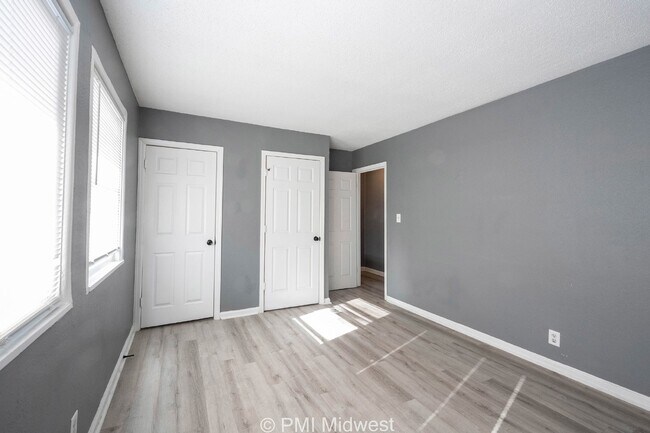 Building Photo - Charming 2 Bed, 1 Bath Apartment in Indian...