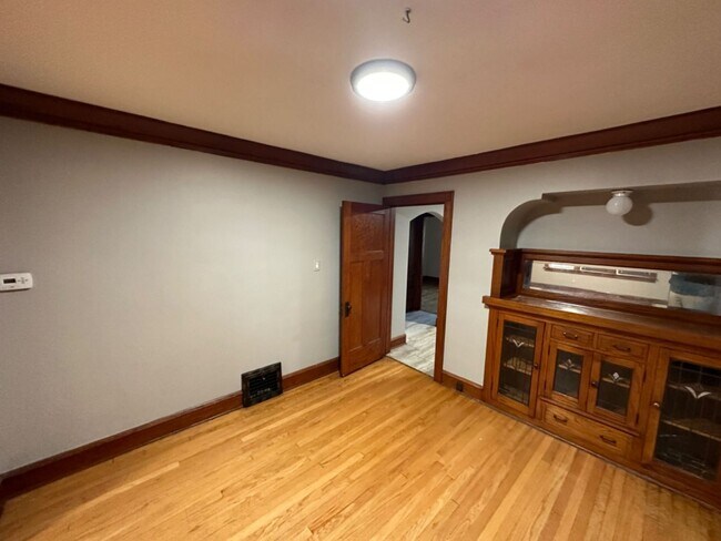 Building Photo - 936-938 S. 75th St. Duplex
