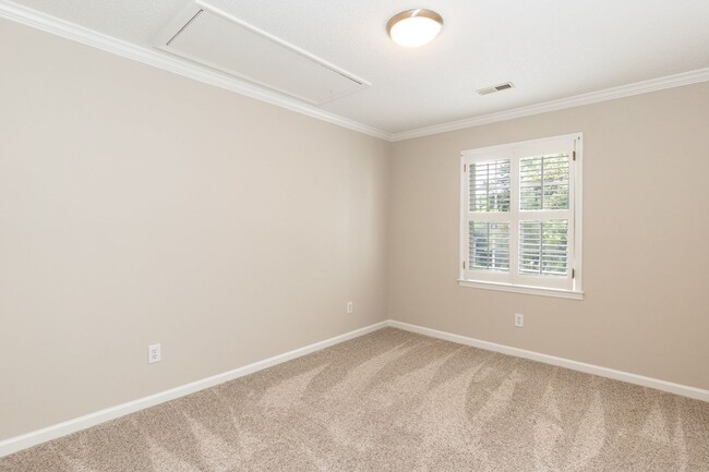 Building Photo - Meticulous Four Bedroom Dream Home!