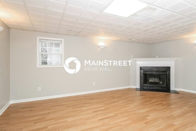 Building Photo - 3 Bedroom Pet-Friendly Home in High Point, NC with Main Street Renewal