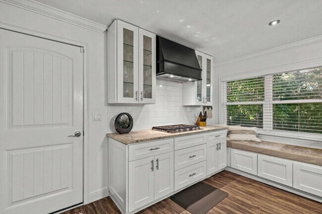 Building Photo - 2821 NW 4th Ln