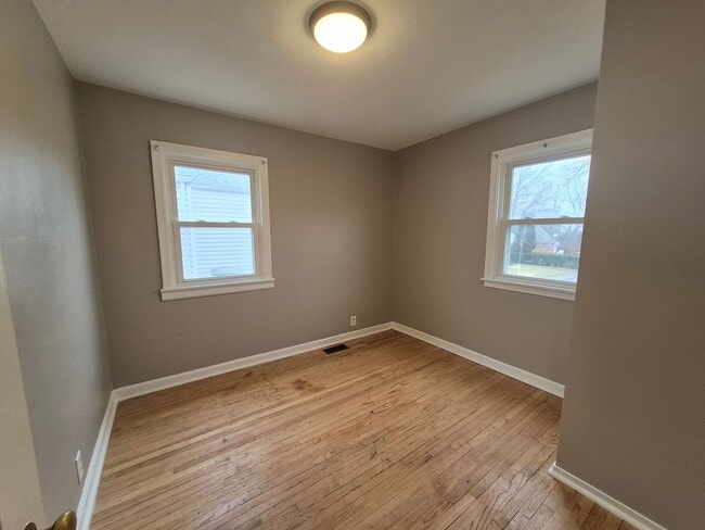 Building Photo - Charming 3-bedroom home!