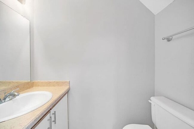 Building Photo - Spacious 2 Bed, 1.5 Bath. townhome with Washer and Dryer!