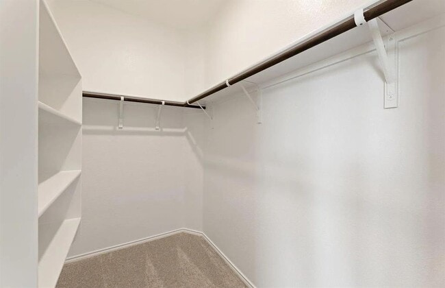 Building Photo - 288 Kapok St