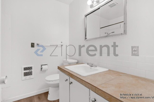 Building Photo - 2745 NW Pettygrove St