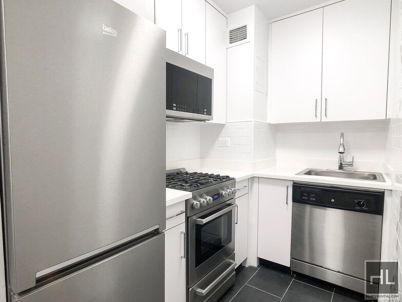 Building Photo - EAST 56 STREET