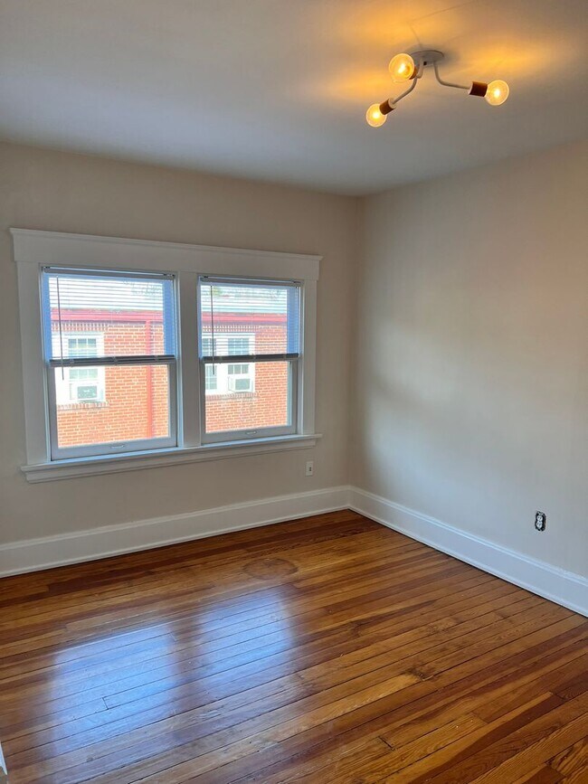 Building Photo - 3406 Erie Ave