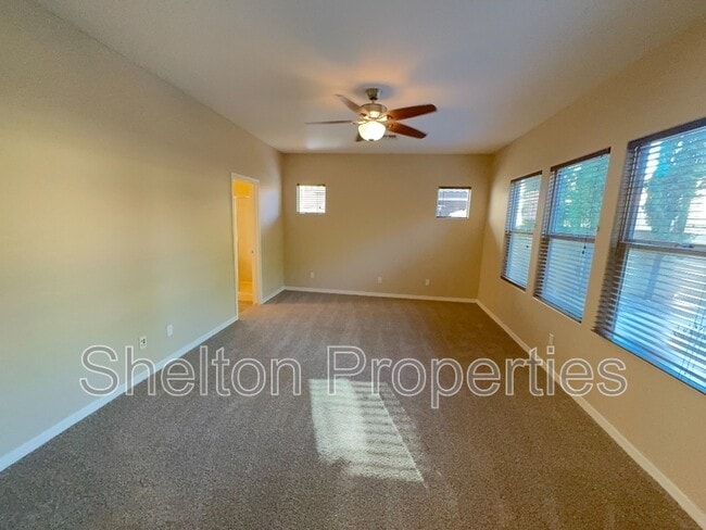 Building Photo - 20877 W Court St