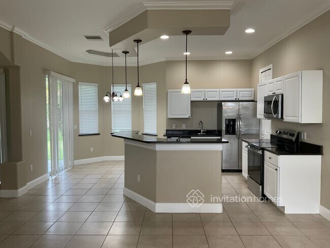 Building Photo - 2623 S Biscayne Dr