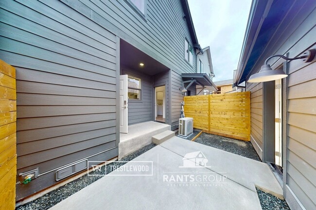 Building Photo - Brand New! Modern Home in Trestlewood – Wh...