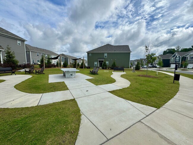 Building Photo - Beautiful New 3BR/2.5BA Townhouse