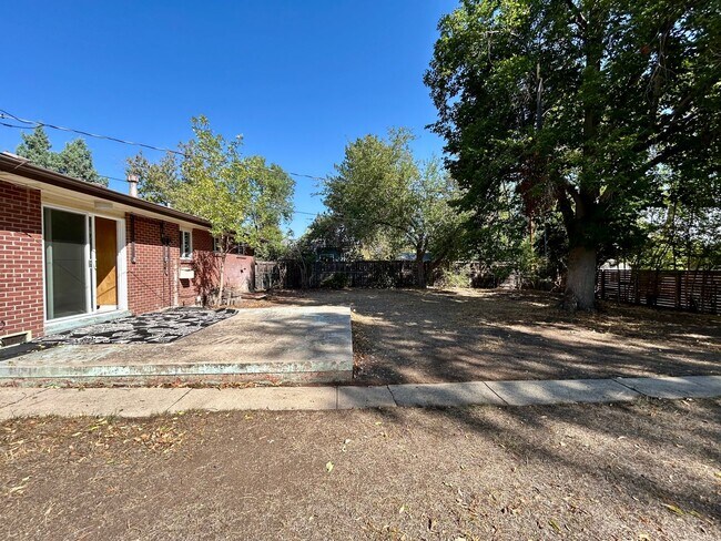 Building Photo - 740 38th St