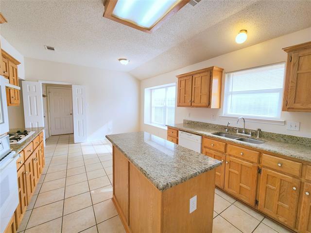 Building Photo - 200 Eastridge Ct