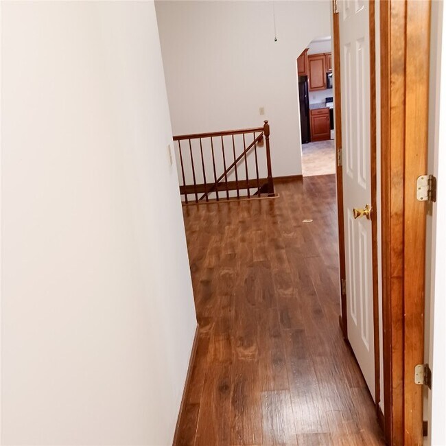 Building Photo - 14 Twin Oaks Dr