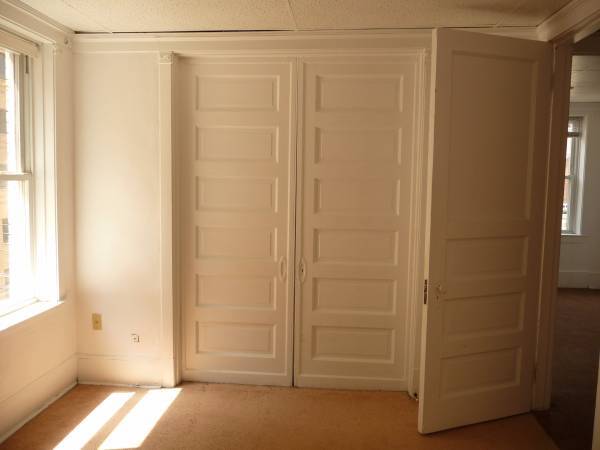 Building Photo - 218 N Craig St