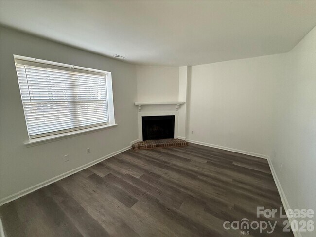Building Photo - 8526 Castle Pine Ct