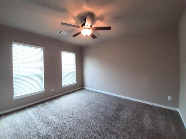 Building Photo - 9864 Grosbeak Ln