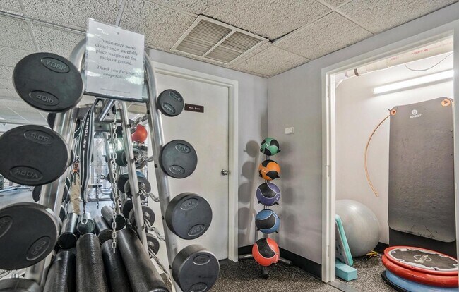 Building Photo - 1276 N Wayne St