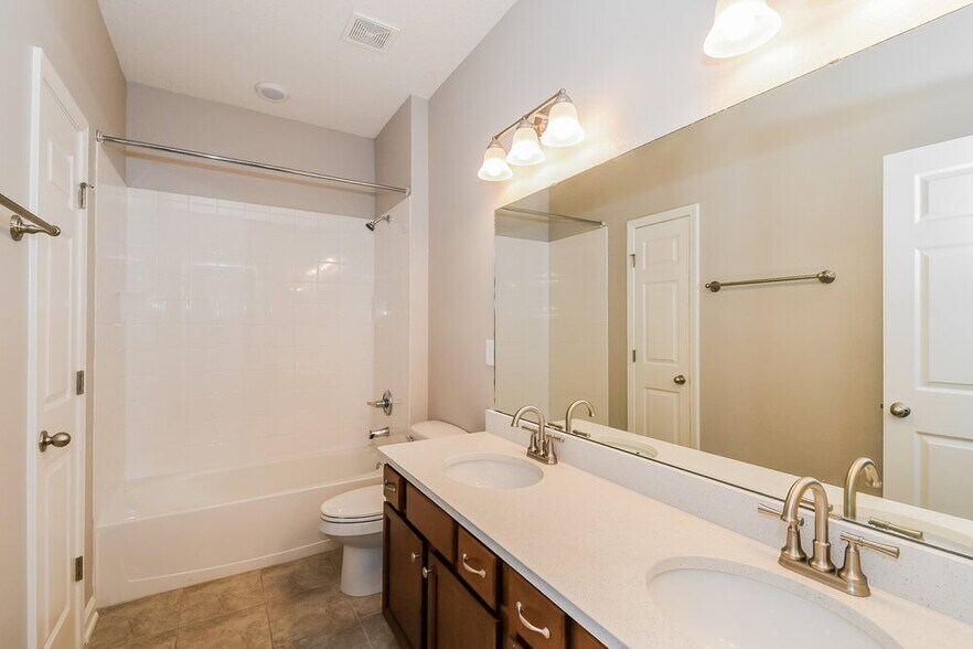 Building Photo - 5754 Village Pond Cir