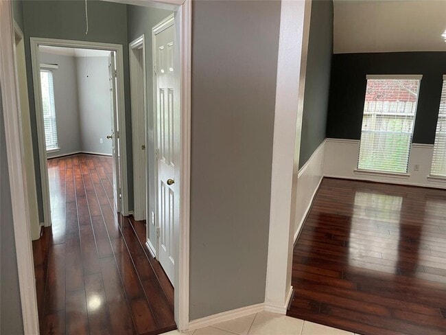 Building Photo - 4118 Creek Ridge Ln