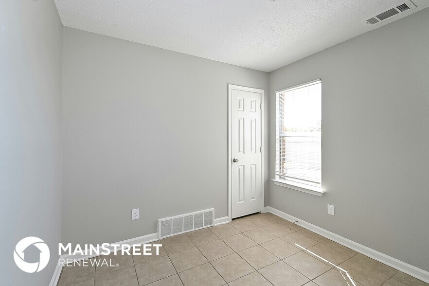 Building Photo - 7865 Shadowland Cove