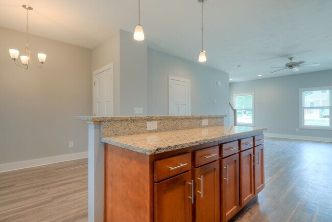 Building Photo - Private Bedroom in a Shared Two-Bedroom In Uptown Village