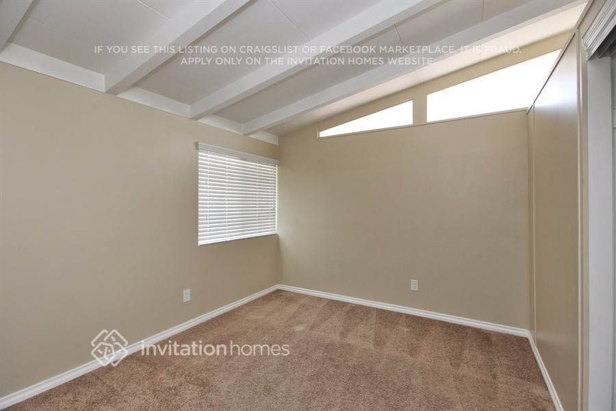 Building Photo - 8421 Flallon Ave