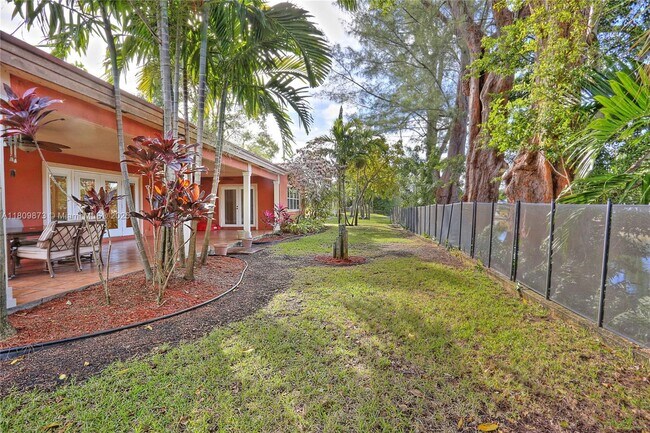 Building Photo - 6200 SW 63rd Ave