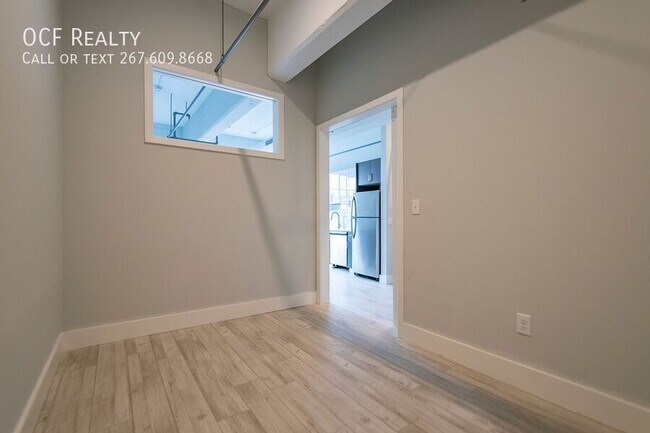 Building Photo - 412 S 13th St