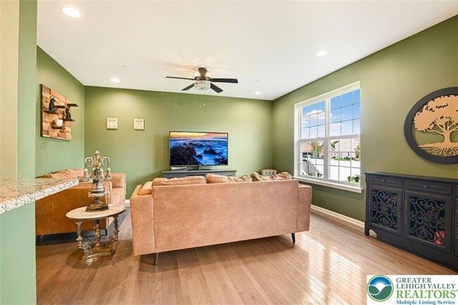 Building Photo - 4492 Cottonwood Dr