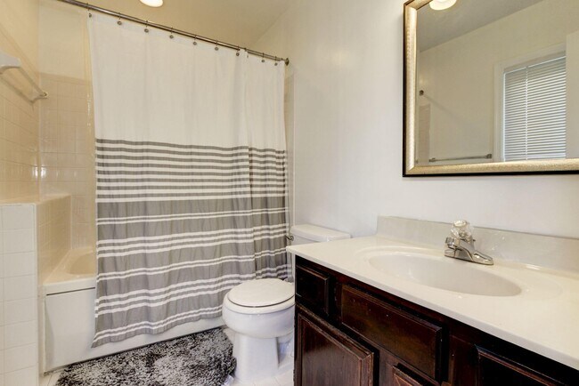 Building Photo - 15307 Diamond Cove Terrace