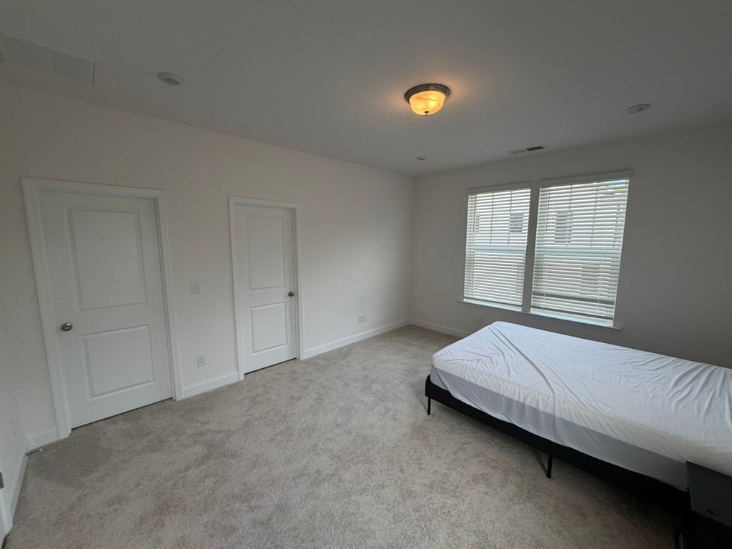 Building Photo - 15359 Ballancroft Pkwy