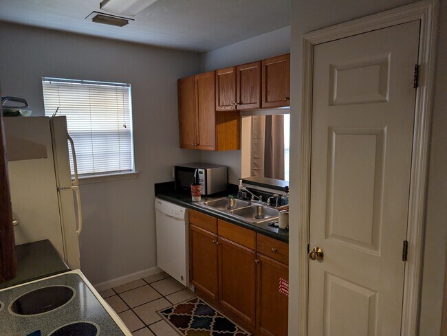 kitchen A - 2443 Chateau Ln