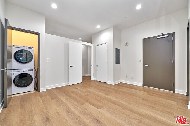 Building Photo - 3810 Wilshire Blvd