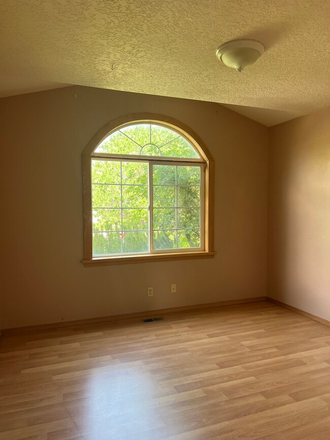 Building Photo - 278 Whispering Pine Dr