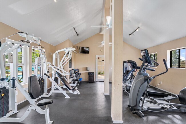 Building Photo - 2BR, 2BA UPGRADED CONDO DEL MAR! PET FRIEN...