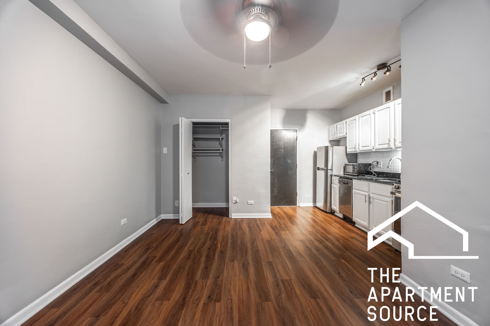 Building Photo - 1200 N La Salle Dr