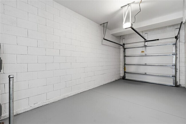 Building Photo - 3092 Chromatic St